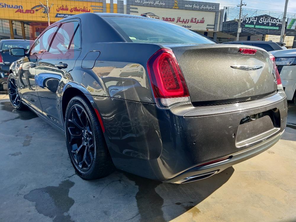 كرايسلر 300